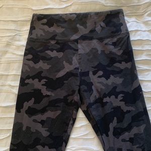 camo leggings